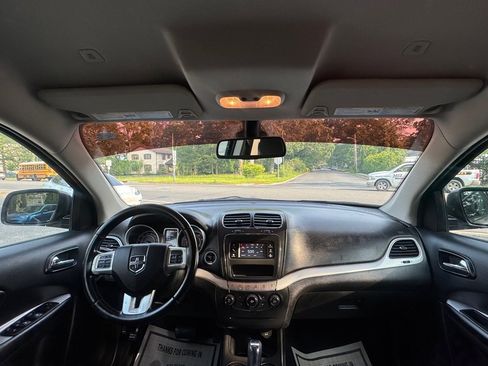 Used 2020 Dodge Journey SE w/ SE Popular Equipment Group image 16