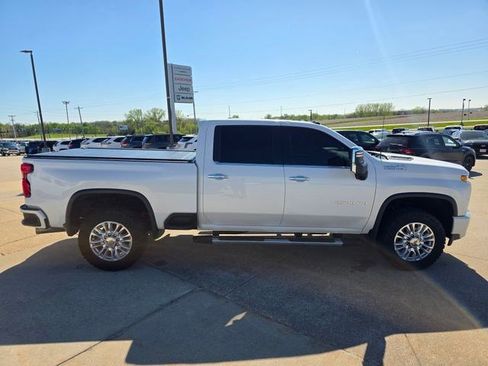 Used 2021 Chevrolet Silverado 2500 High Country w/ Technology Package AWD/4WD image 9