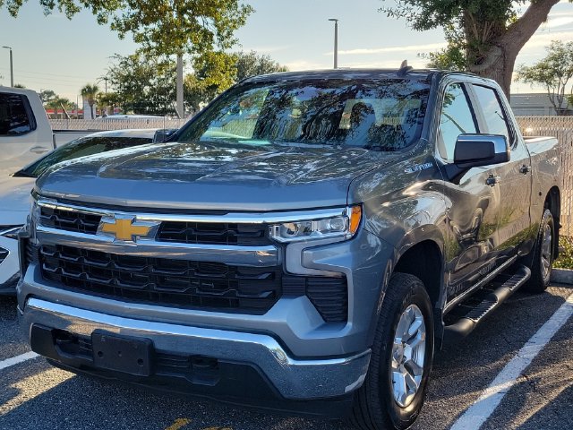 Used 2023 Chevrolet Silverado 1500 LT AWD/4WD image 3