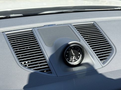 Used 2025 Porsche Macan Loaner image 18