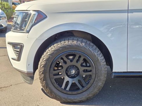 Used 2020 Ford Expedition Limited w/ Equipment Group 303A AWD/4WD image 9