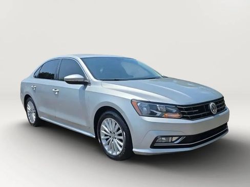 Used 2016 Volkswagen Passat 1.8T SE FWD image 3