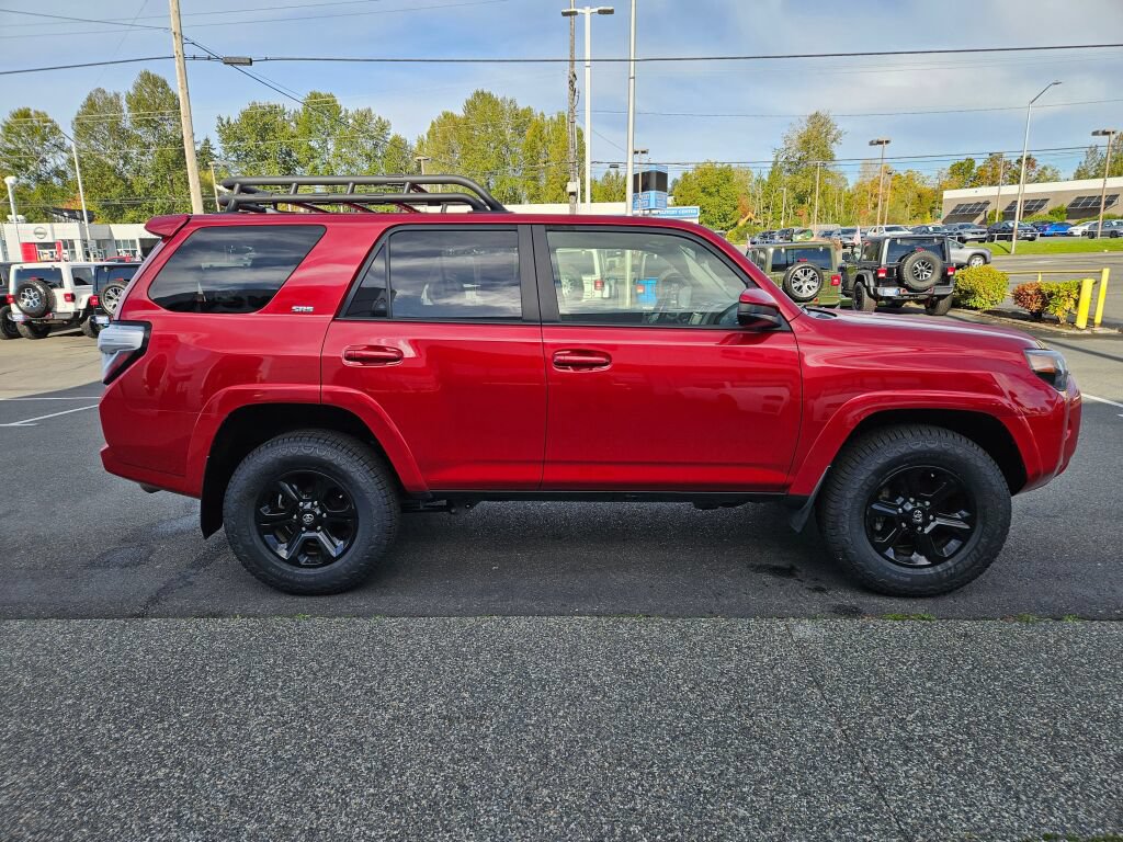 Used 2022 Toyota 4Runner SR5 AWD/4WD image 6
