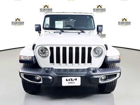 Used 2022 Jeep Wrangler Unlimited Sahara AWD/4WD image 2