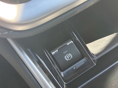 Certified 2025 Subaru Legacy Limited image 29