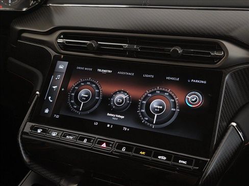 Used 2025 Aston Martin Vanquish RWD image 24