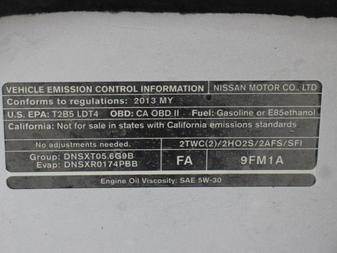 Used 2013 Nissan Titan SV w/ SV Value Truck Pkg image 12