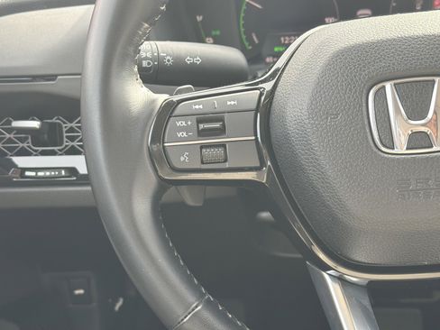 Used 2023 Honda Accord Touring image 19