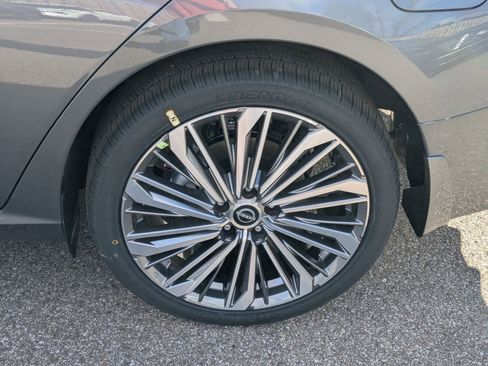 New 2025 Nissan Altima 2.5 SL image 10