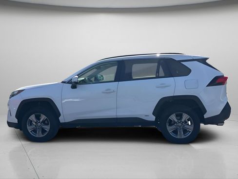 Used 2024 Toyota RAV4 XLE AWD/4WD image 8