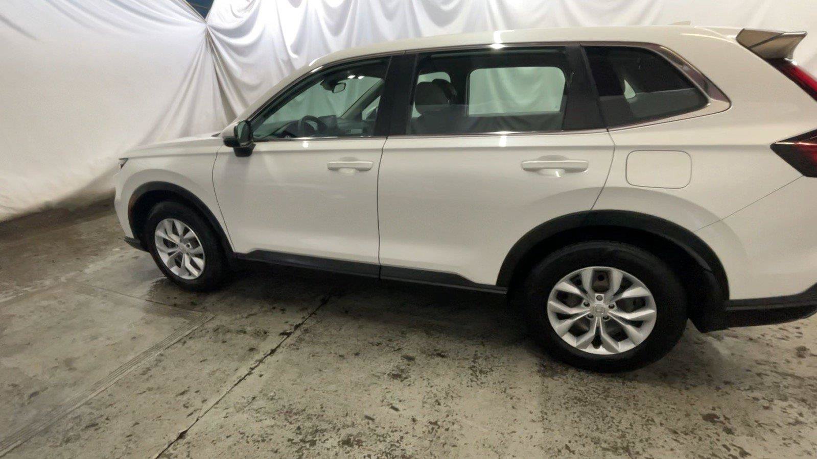 Used 2023 Honda CR-V LX image 12