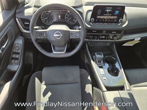 Used 2025 Nissan Rogue SV image 13