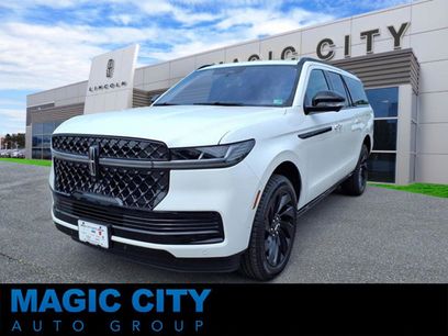 New 2025 Lincoln Navigator L Reserve w/ Jet Appearance Package