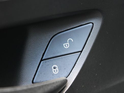 Used 2023 Mercedes-Benz Sprinter 2500 image 18