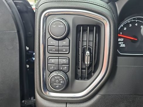Used 2021 Chevrolet Silverado 1500 LT Trail Boss w/ Convenience Package II AWD/4WD image 20