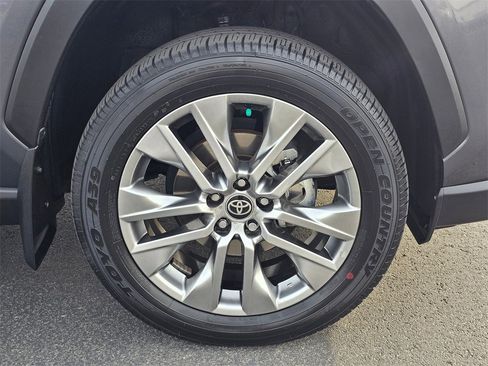 Used 2024 Toyota RAV4 XLE Premium image 9