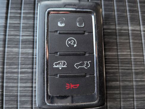 Used 2024 Jeep Wagoneer Series III AWD/4WD image 31