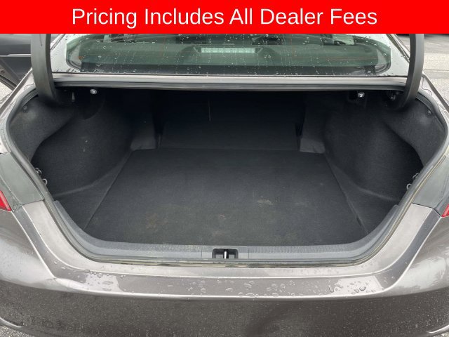 Used 2023 Toyota Camry SE FWD image 11