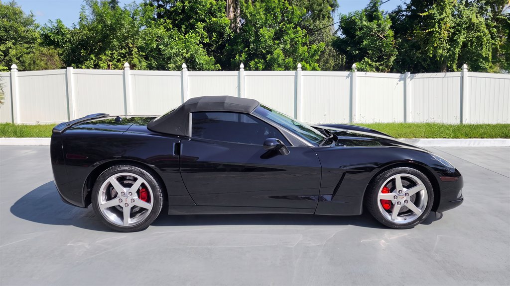 Used 2005 Chevrolet Corvette Convertible w/ Preferred Equipment Group RWD image 17