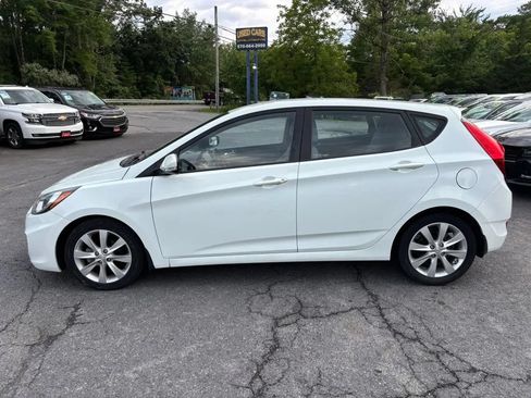 Used 2013 Hyundai Accent SE FWD image 5
