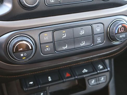 Used 2022 GMC Canyon AT4 AWD/4WD image 23