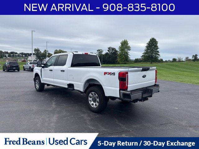 Used 2023 Ford F350 Lariat AWD/4WD image 6