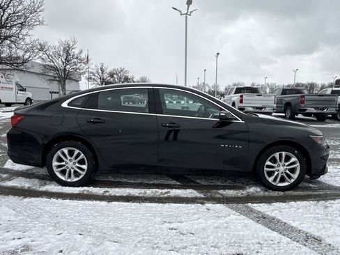 Used 2017 Chevrolet Malibu LT image 9