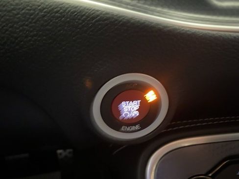 Used 2015 Dodge Challenger SRT Hellcat image 16