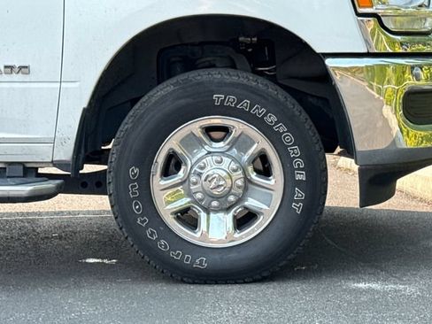 Used 2022 RAM 2500 Tradesman w/ Chrome Appearance Group AWD/4WD image 7