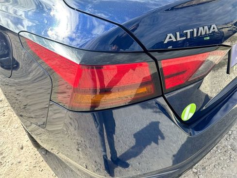 Used 2024 Nissan Altima 2.5 SR image 37