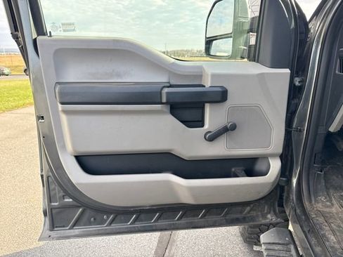 Used 2019 Ford F250 XL w/ Snow Plow Prep Package image 21