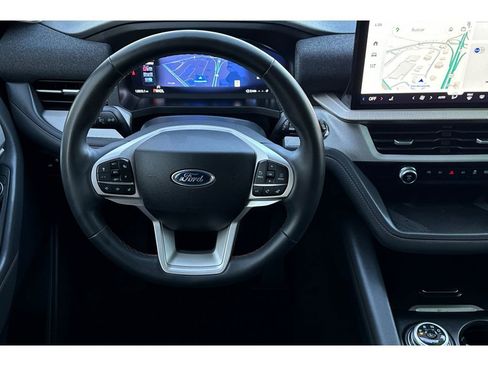 Used 2025 Ford Explorer Active image 16