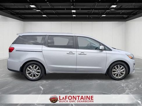 Used 2020 Kia Sedona EX FWD image 6