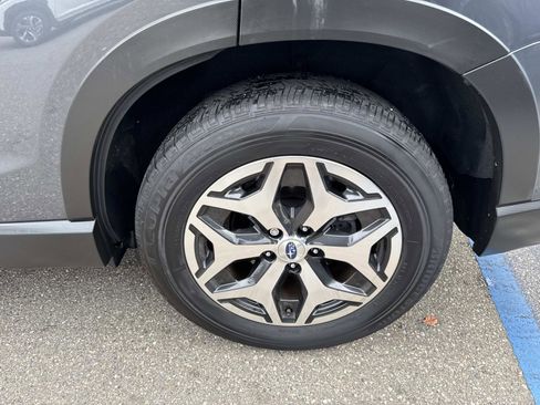 Used 2024 Subaru Forester Premium image 8