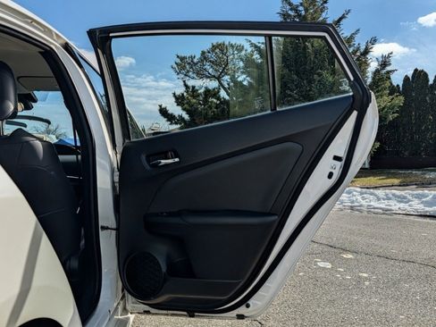 Used 2018 Toyota Prius Prime Premium image 11