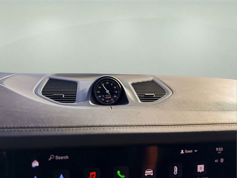 Used 2024 Porsche Cayenne w/ Premium Package image 28