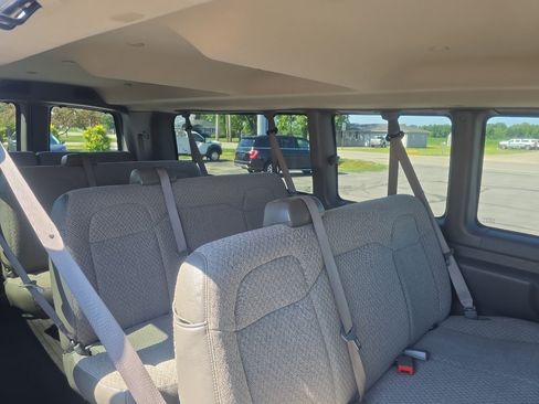 Used 2023 GMC Savana 3500 LS RWD image 13