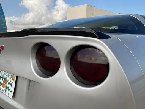 Used 2005 Chevrolet Corvette Coupe w/ Preferred Equipment Group RWD image 43