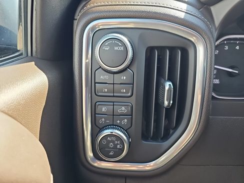 Used 2020 GMC Sierra 1500 SLT w/ SLT Premium Package AWD/4WD image 18
