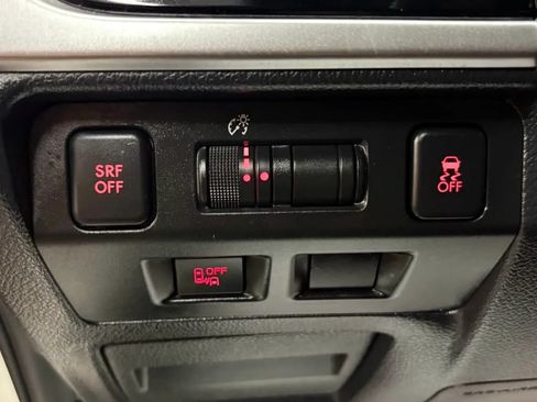 Used 2017 Subaru Crosstrek 2.0i Limited AWD/4WD image 30