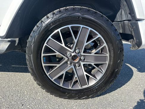 Used 2022 Jeep Wrangler Unlimited Sahara image 29