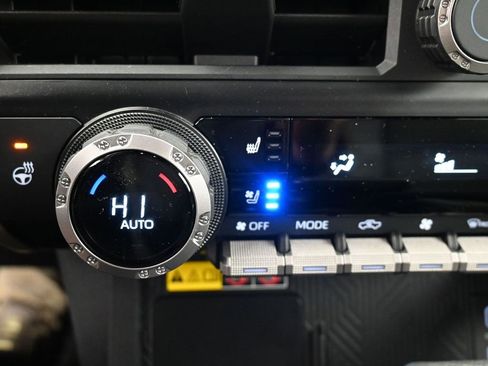 Used 2024 Toyota Tacoma Trailhunter image 23