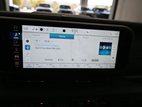 Used 2024 Jeep Gladiator Sport w/ Premium Package image 20