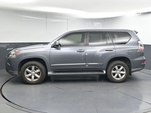 Used 2017 Lexus GX 460 image 9