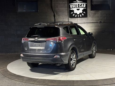 Used 2017 Toyota RAV4 LE AWD/4WD image 6