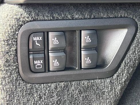 Used 2021 BMW X7 M50i AWD/4WD image 45