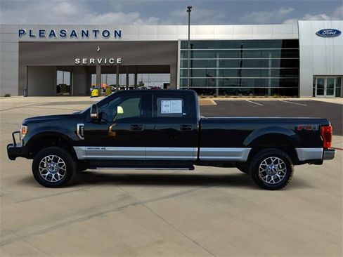 Used 2020 Ford F350 Lariat w/ Lariat Ultimate Package image 2