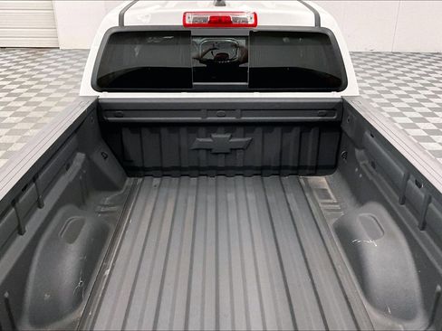 Used 2022 Chevrolet Colorado Z71 w/ Safety Package AWD/4WD image 32