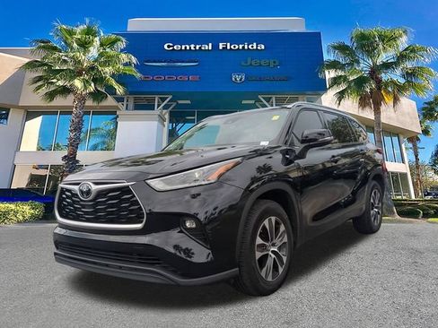Used 2021 Toyota Highlander XLE FWD image 9