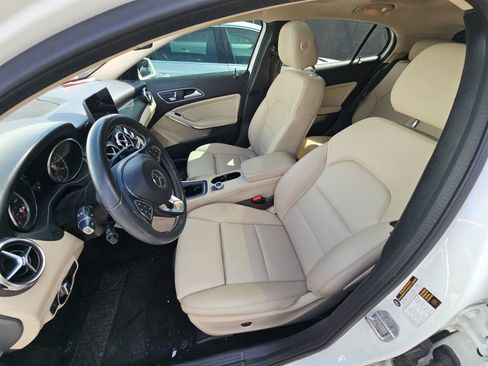 Used 2020 Mercedes-Benz GLA 250 w/ Convenience Package image 11